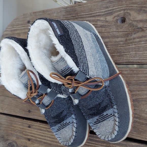 Minnetonka Torrey Lace-Up Booties - Picture 2 of 10